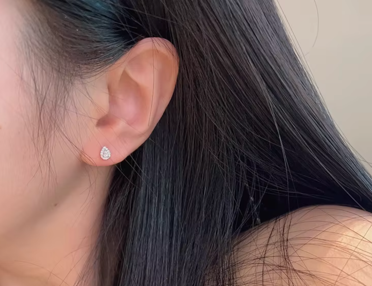 Shiny 925 Sterling Silver Teardrop Stud Earrings with Full Zircon