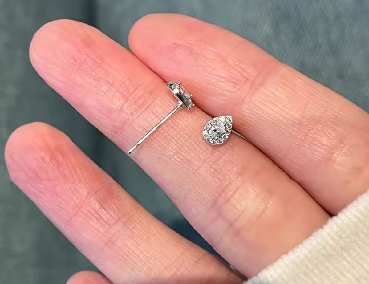 Shiny 925 Sterling Silver Teardrop Stud Earrings with Full Zircon